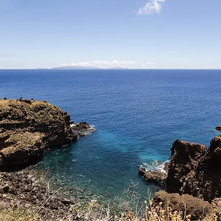 Reis Magos Ii By An Island