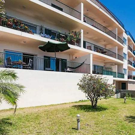 Apartment Reis Magos Ii By An Island